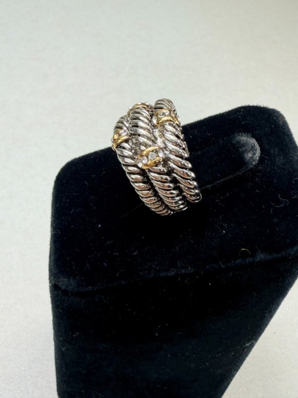 Vintage Chunky Cable Style Rhinestone Ring Silver Gold Tone Size 5.5 - Picture 5 of 9